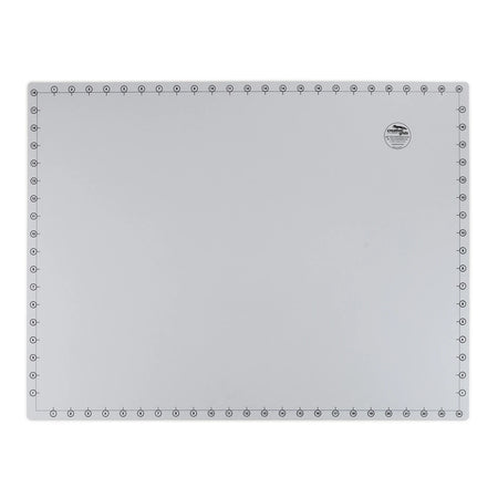 PRE-ORDER: CREATIVE GRIDS 18" X 24" GRID-FREE CUTTING MAT