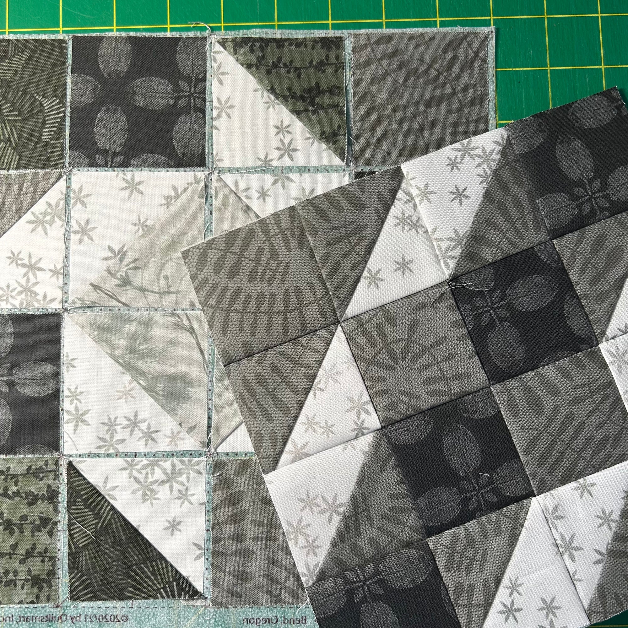 THE SEW ZONE - 12 BLOCK PACKET