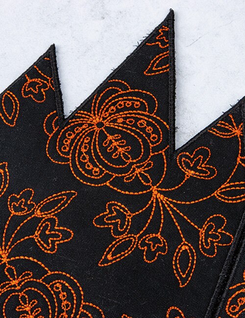 QUEEN OF WE'EN MACHINE EMBROIDERY USB