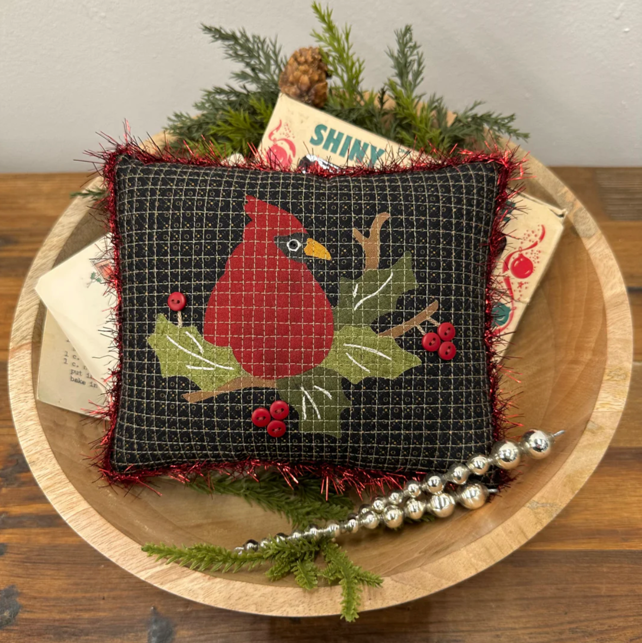 SCRAPPLIQUE CARDINAL PILLOW