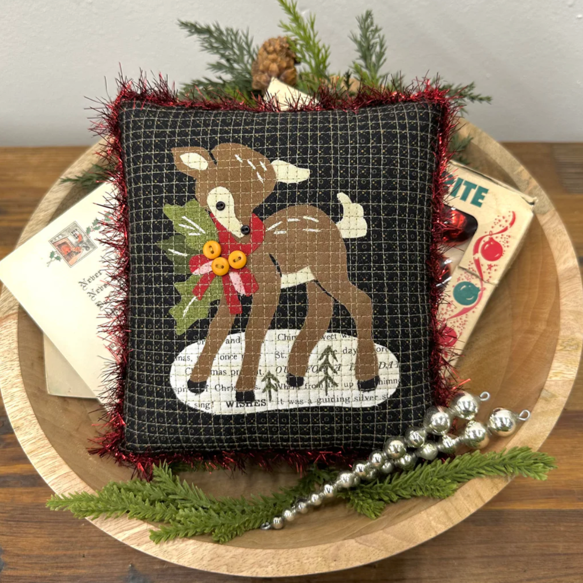 CHRISTMAS FAWN SCRAPPLIQUE